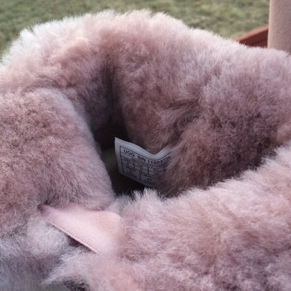 UGG IRINA STAR CHARM - Picture 7 of 8